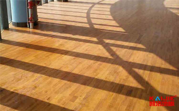 學(xué)校運(yùn)動(dòng)木地板打磨翻新