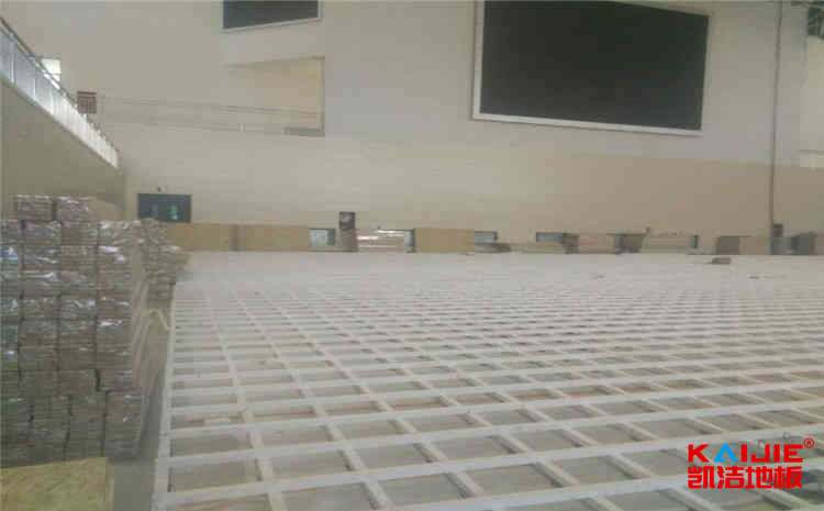 常用的風(fēng)雨操場(chǎng)實(shí)木地板保養(yǎng)