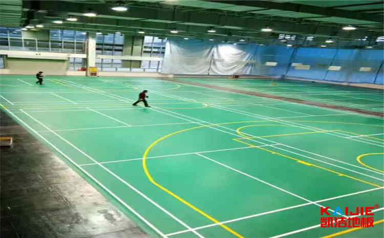 選擇楓木籃球地板有什么優(yōu)勢？