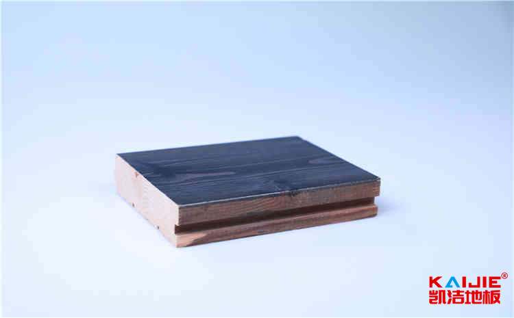 體育館木地板深入清潔怎么搞？