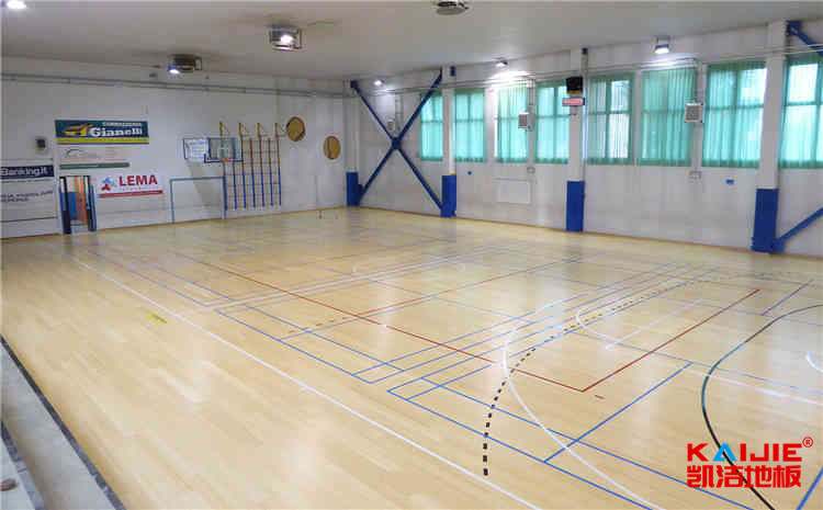 楓木體育運(yùn)動(dòng)地板翻新施工
