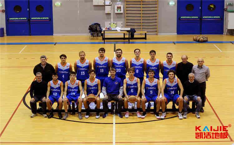 松木風雨操場地板怎么翻新