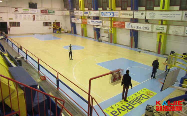 體育木地板預(yù)留伸縮縫