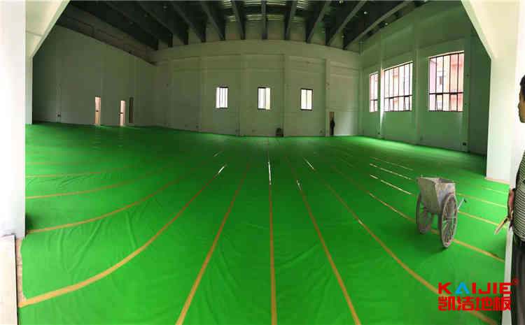 楓木舞臺(tái)木地板怎么翻新？