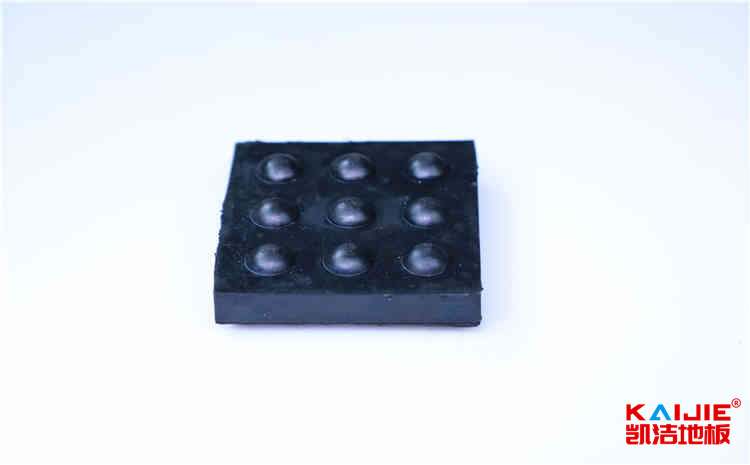 *級(jí)籃球木地板多少錢(qián)一平