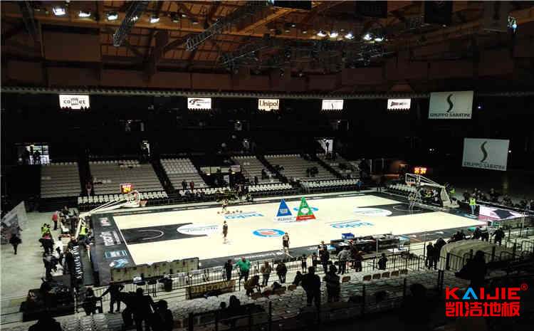 22厚羽毛球館木地板廠家去哪找？