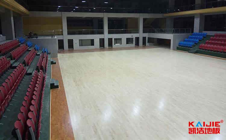 室內(nèi)籃球場(chǎng)地面用什么材質(zhì)