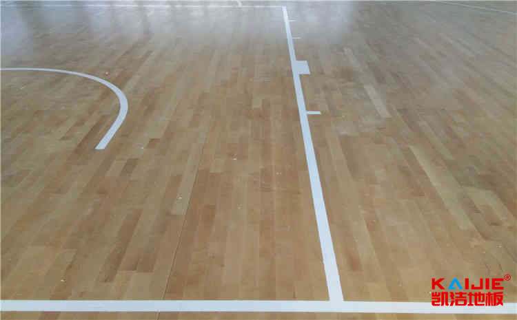 硬木企口體育場木地板保養(yǎng)