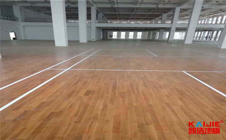 內(nèi)蒙古楓樺木籃球地板打磨翻新