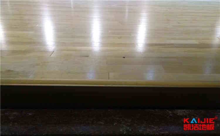 新疆楓木運(yùn)動(dòng)木地板一般多少錢