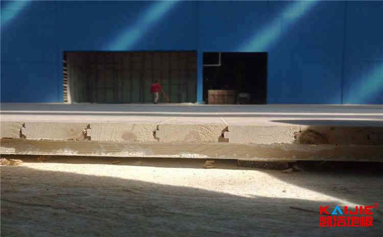 楓木籃球場(chǎng)地木地板怎么翻新