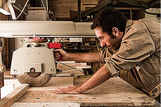 運(yùn)動(dòng)木地板研發(fā)中心