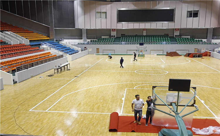 重慶銅陵金龍?bào)w育館木地板