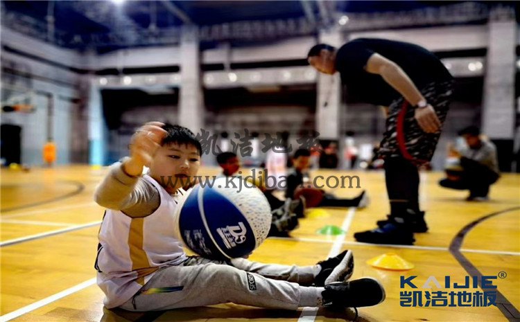 廈門(mén)華美空間體育木地板項(xiàng)目