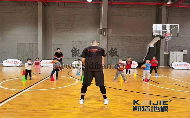 廈門(mén)華美空間體育木地板項(xiàng)目