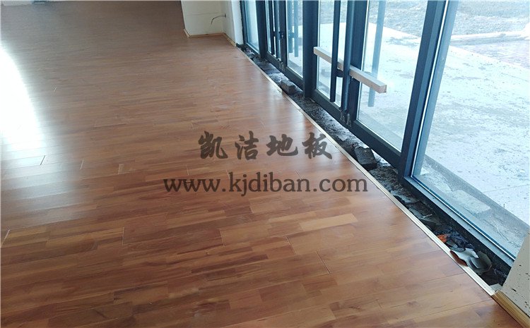 河北唐山蘆臺(tái)農(nóng)場(chǎng)廠部中小學(xué)體育館木地板