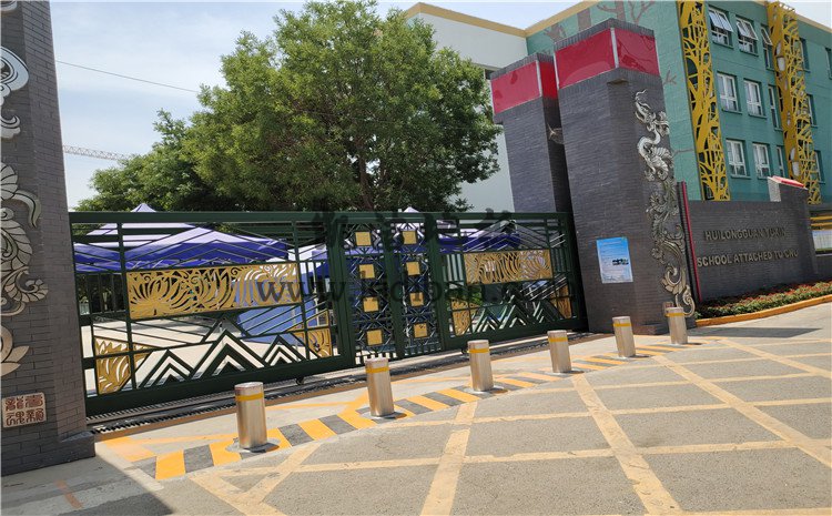 北京回龍觀育新學(xué)校籃球館木地板