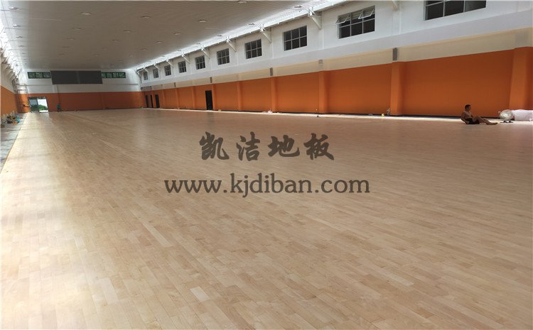 廣州長(zhǎng)大公路培訓(xùn)學(xué)?；@球館木地板項(xiàng)目-凱潔實(shí)木運(yùn)動(dòng)地板