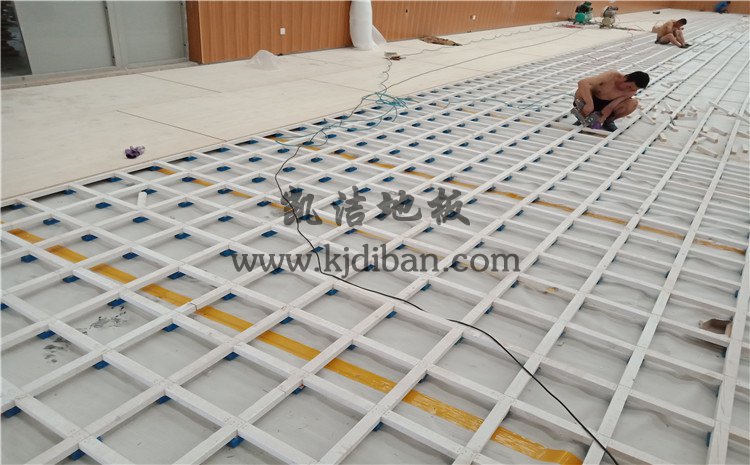 山東鄒城*一中學孟子湖校區(qū)學校體育館木地板項目——凱潔地板