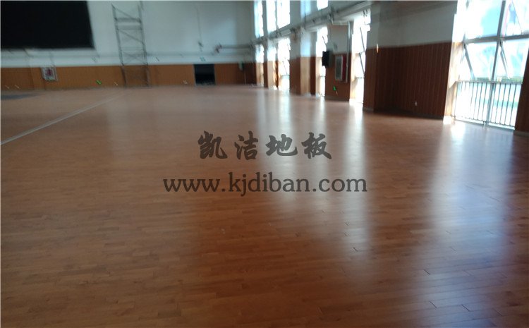 山東鄒城*一中學孟子湖校區(qū)學校體育館木地板項目——凱潔地板