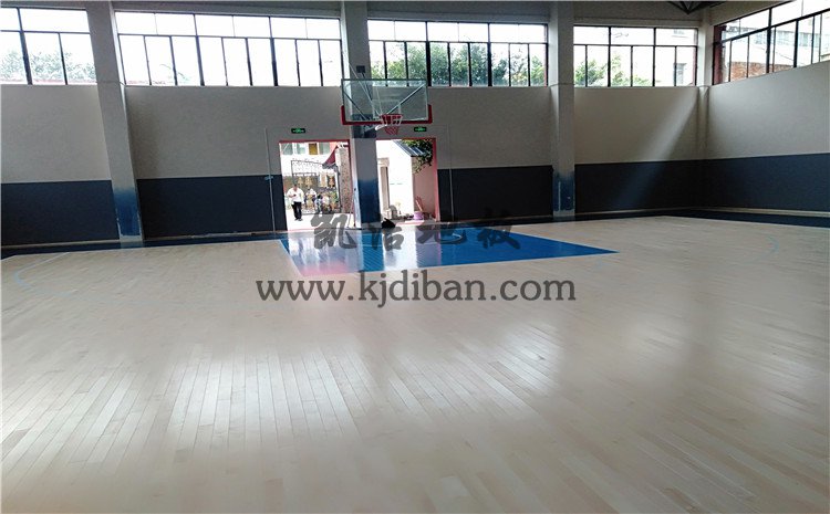 云南昆明五華區(qū)青少年宮籃球館木地板——凱潔運動木地板