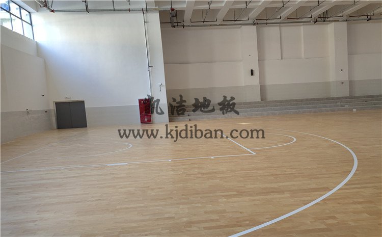 四川綿陽實驗中學(xué)體育館木地板項目-凱潔實木運動地板廠家